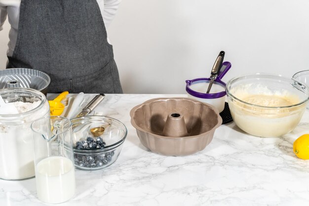 Kuchenny blat z miskami